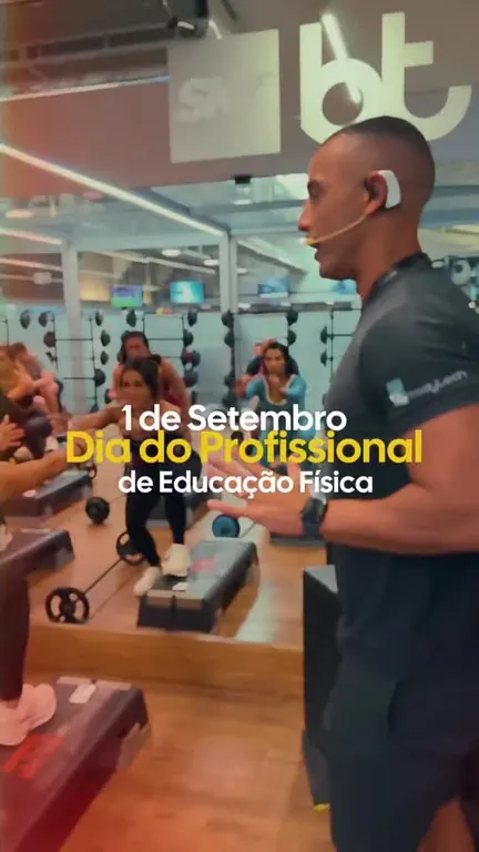 Head Coach do Wolffit dando aula no Dia do Profissional de Educação Física